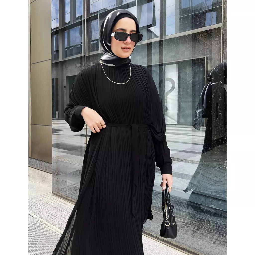 Night Blooming Abaya in Black