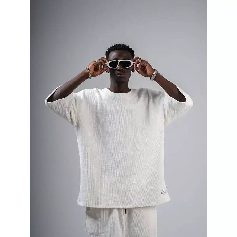 <p><strong><span style="color: rgb(0, 0, 0)">WHITE BASIC TEE</span></strong></p>