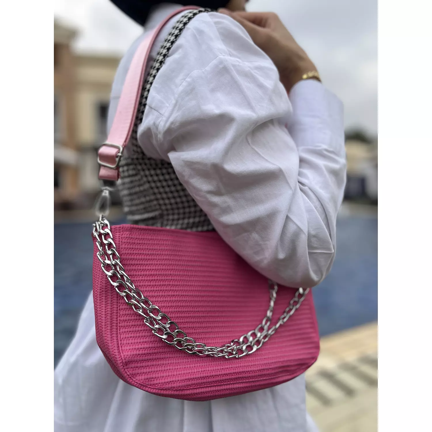 Mini hot-pink ribbed bag  2