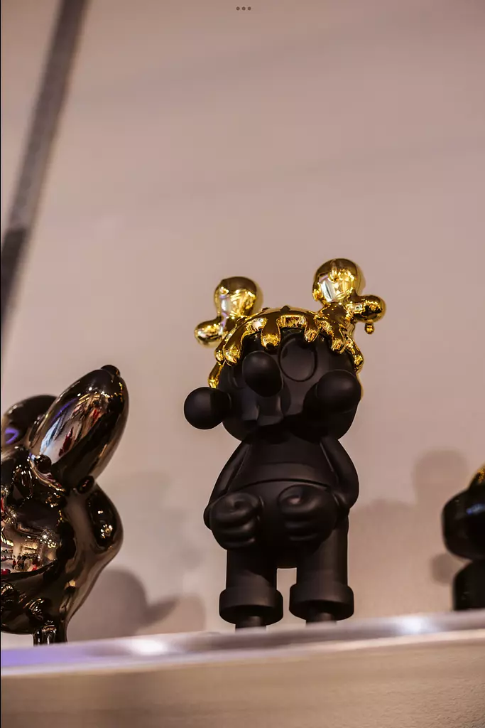 Meltdown Mickey (black & gold)