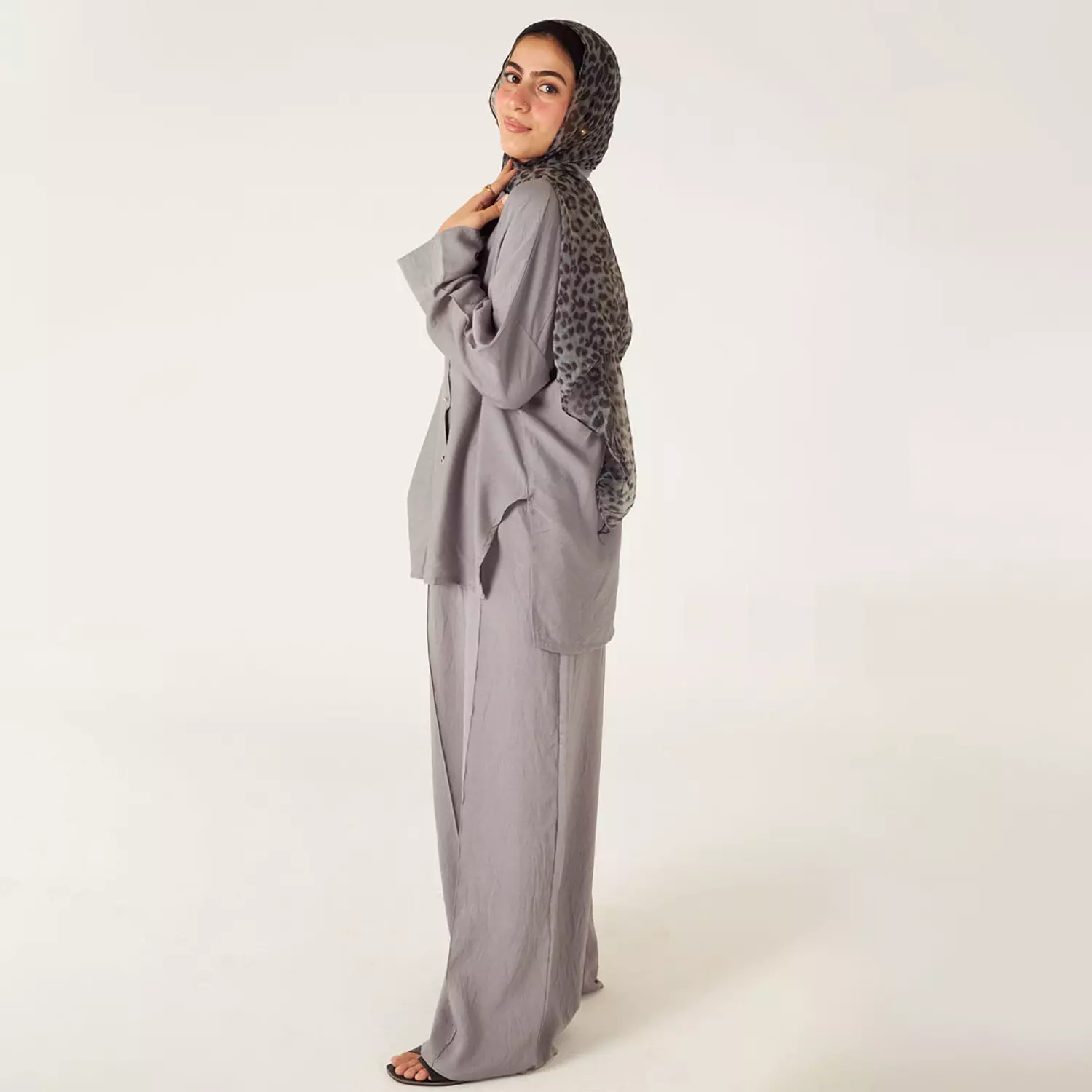 Grey Buttoned Linen Full Set 1