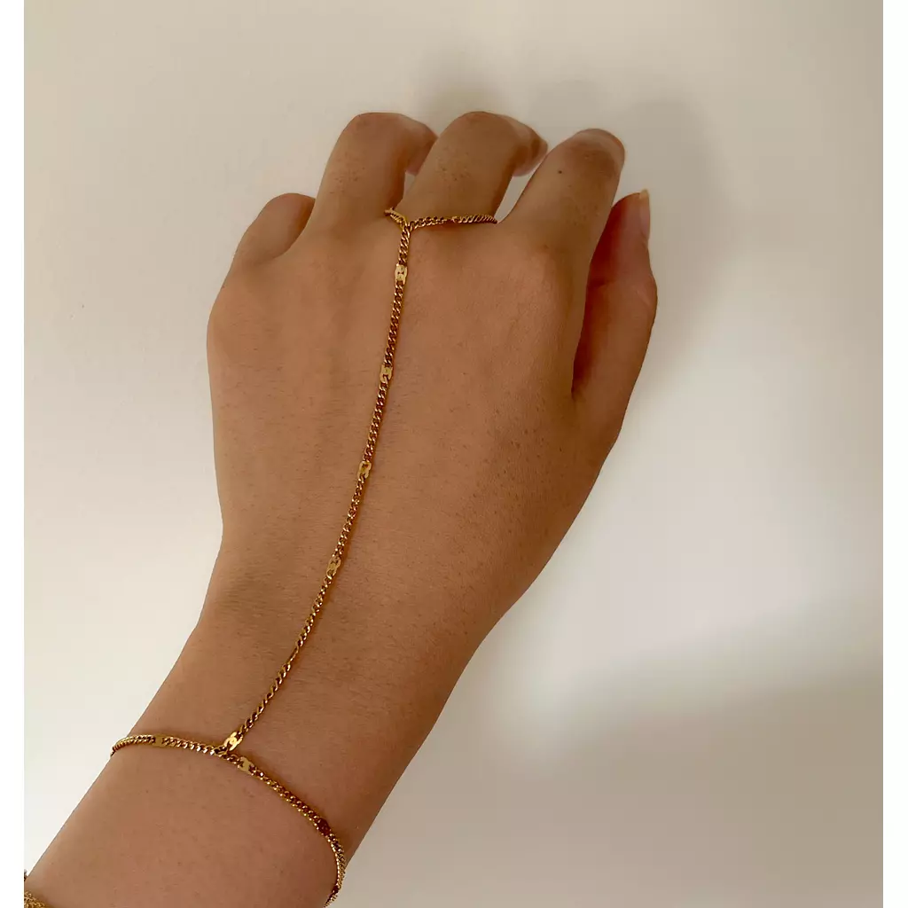 Goldie Handchain