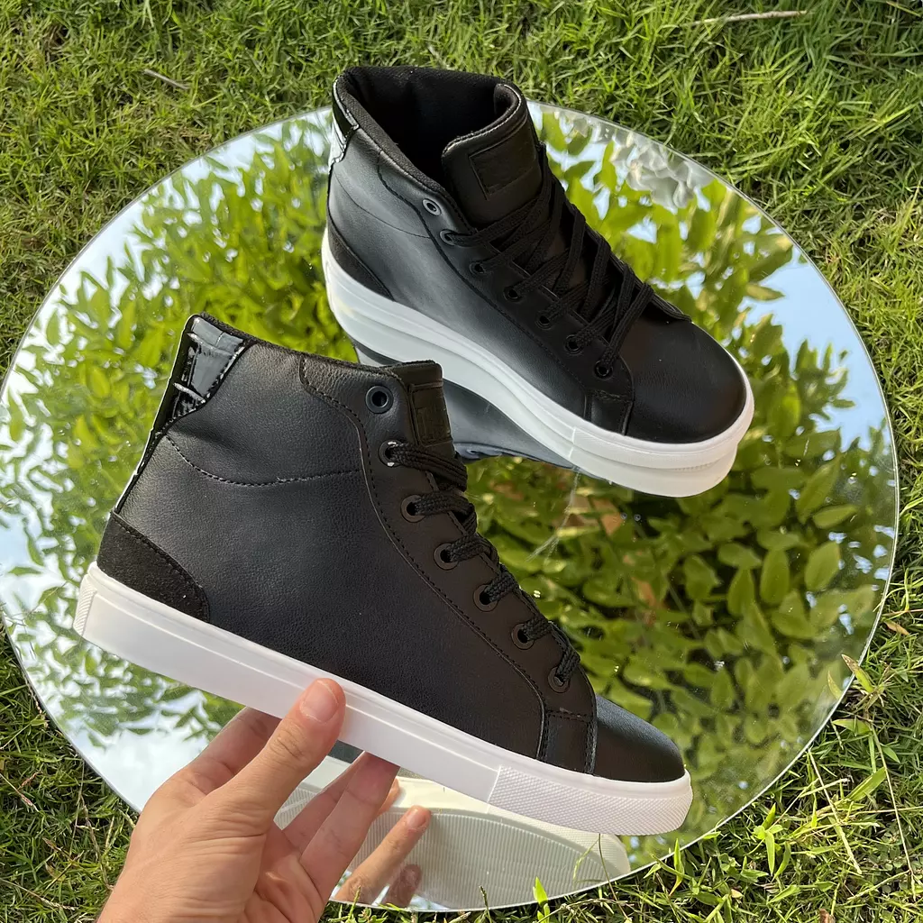 High Neck Black Sneakers