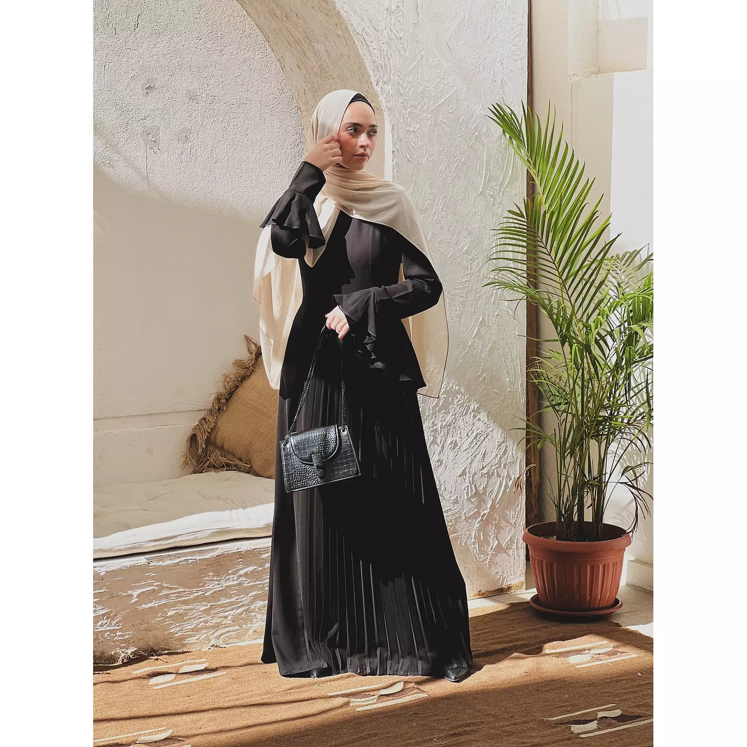 Fluffed Abaya hover image