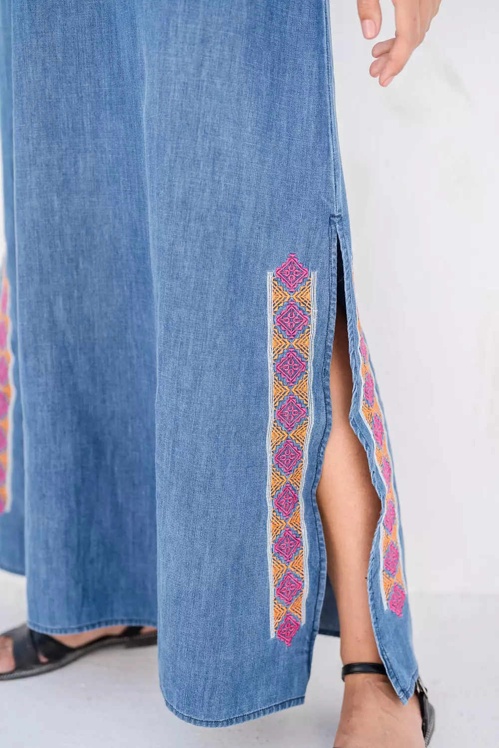 Denim dress with embroidery  3