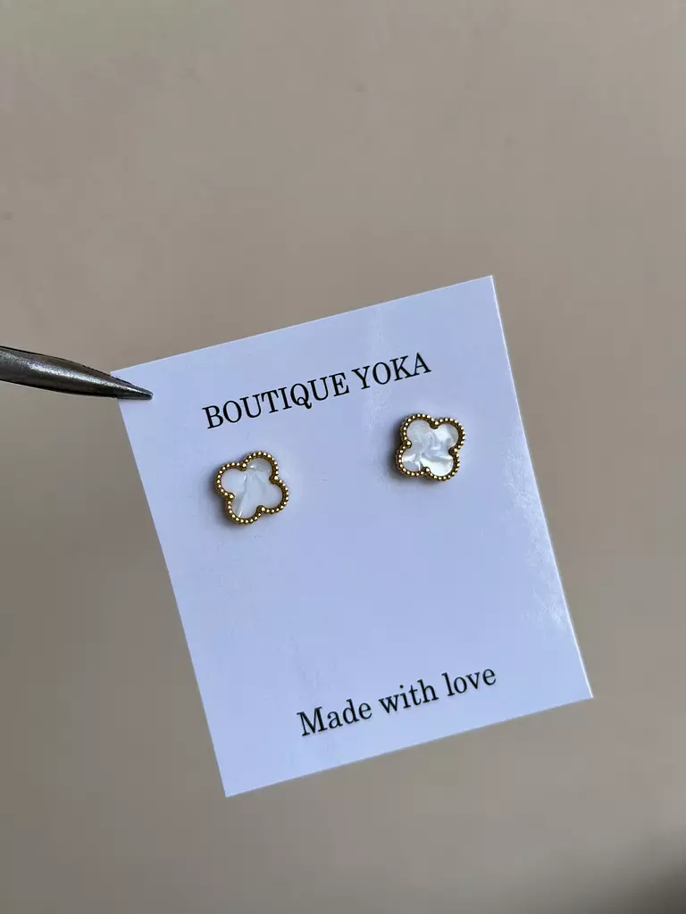 Van Cleef earrings in white