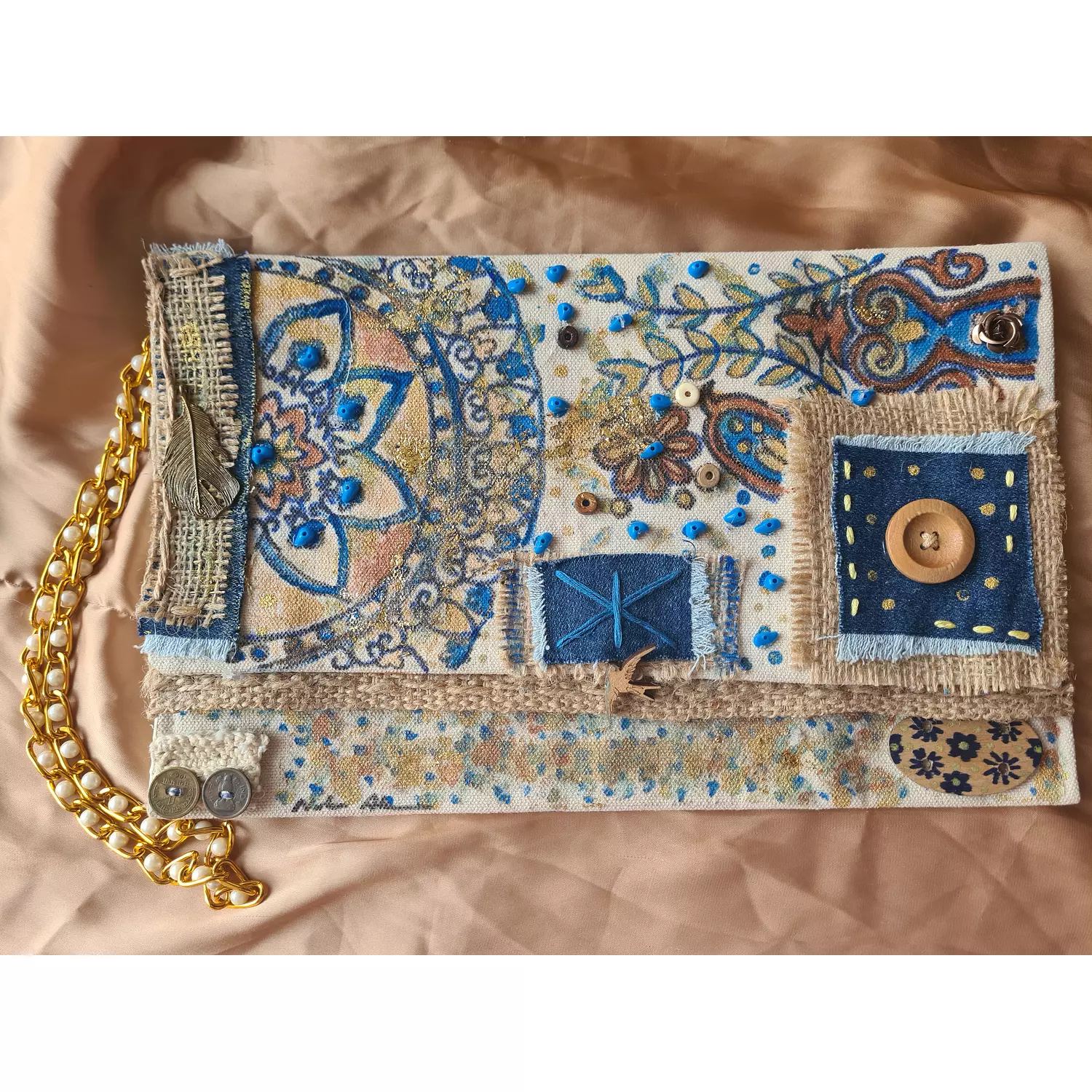 Mixed materials fabric clutch  1