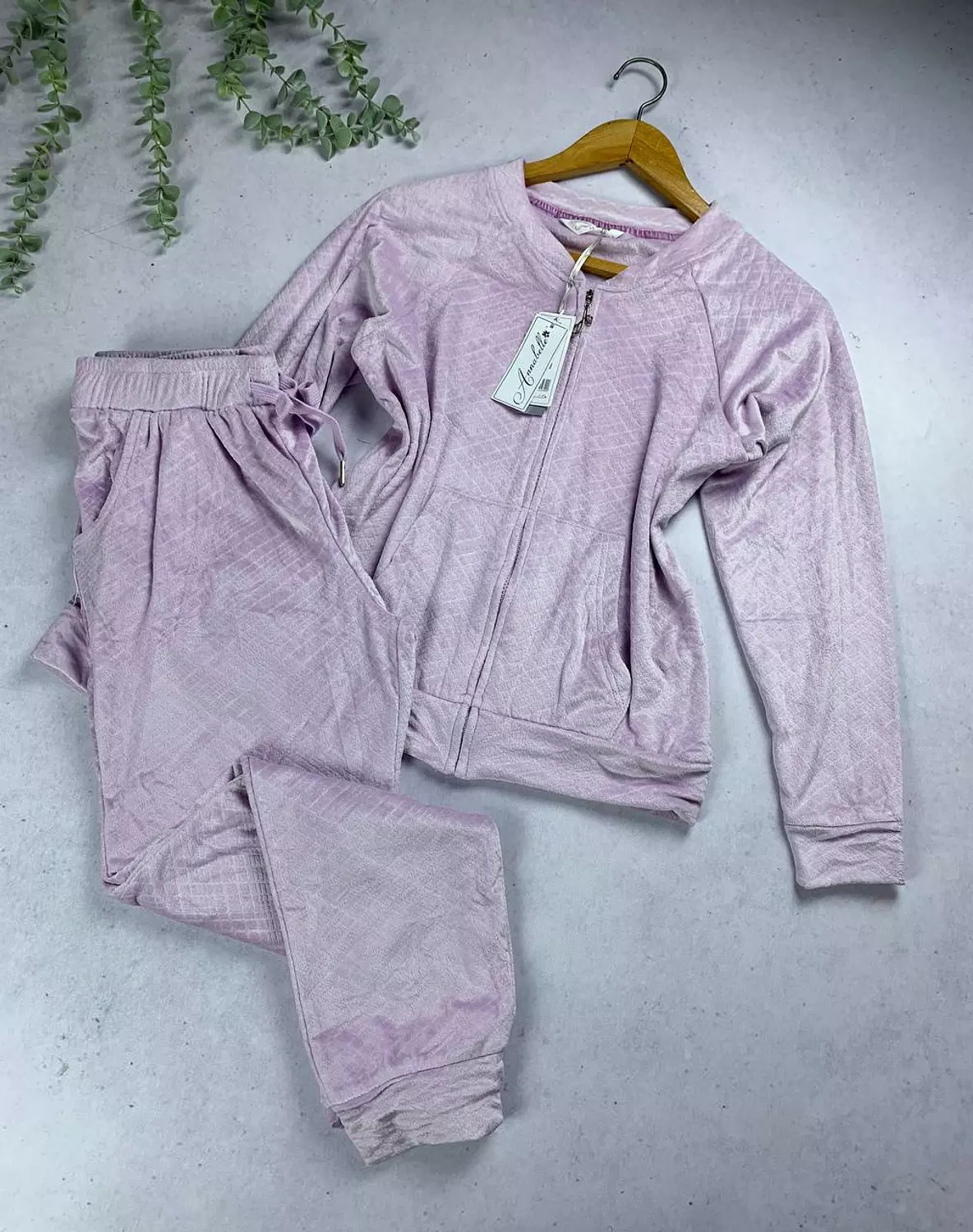 Cute velvet pijama set from Anabelle hover image