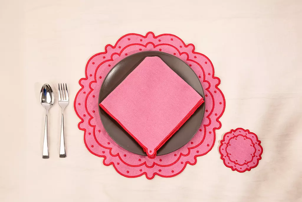 Pinky Table Set