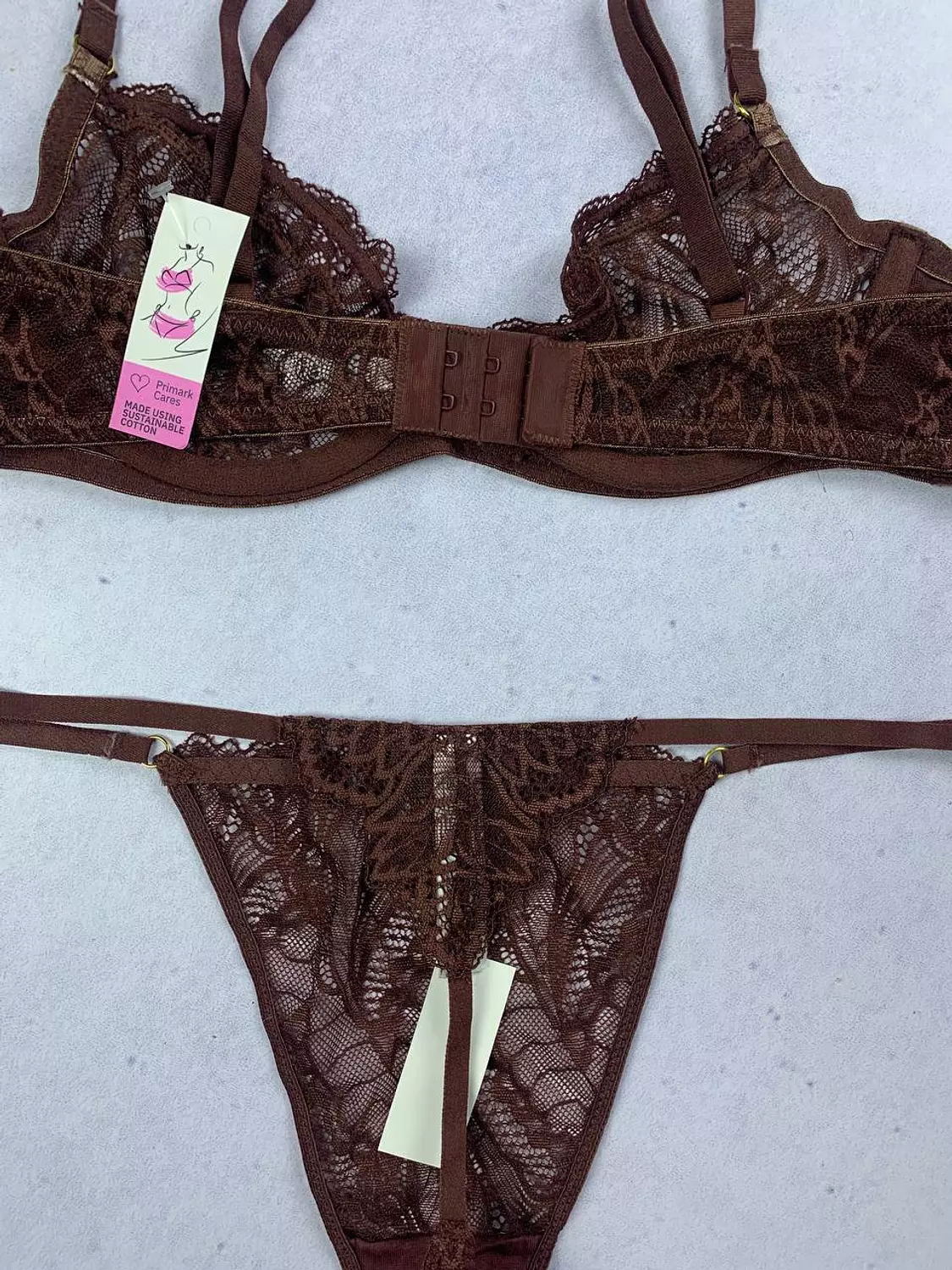 Wired lace bra & panty set from Primark 2