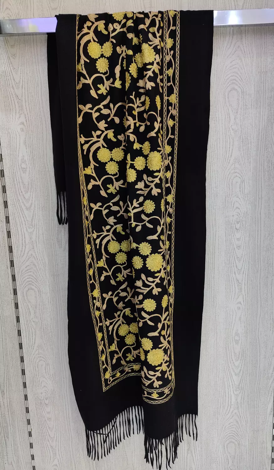 Shawl-Rich-Black 2