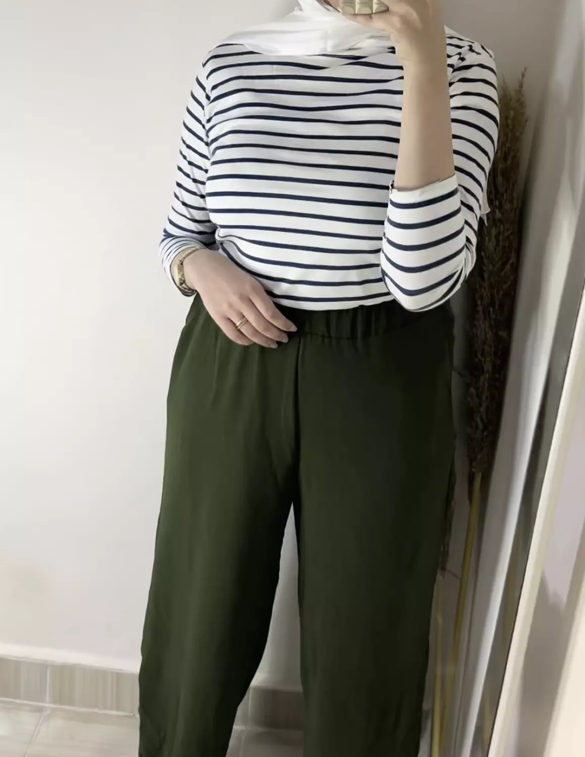 Wide pants hover image