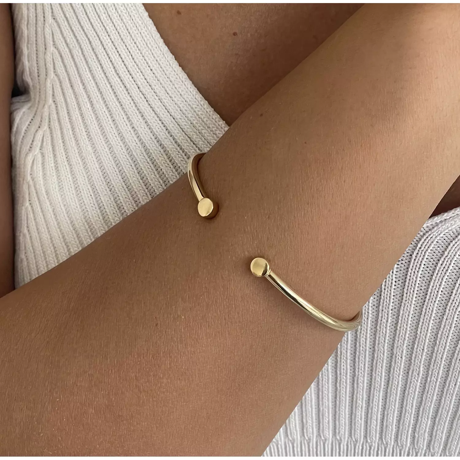 Solid Gold Bangle - B5 2