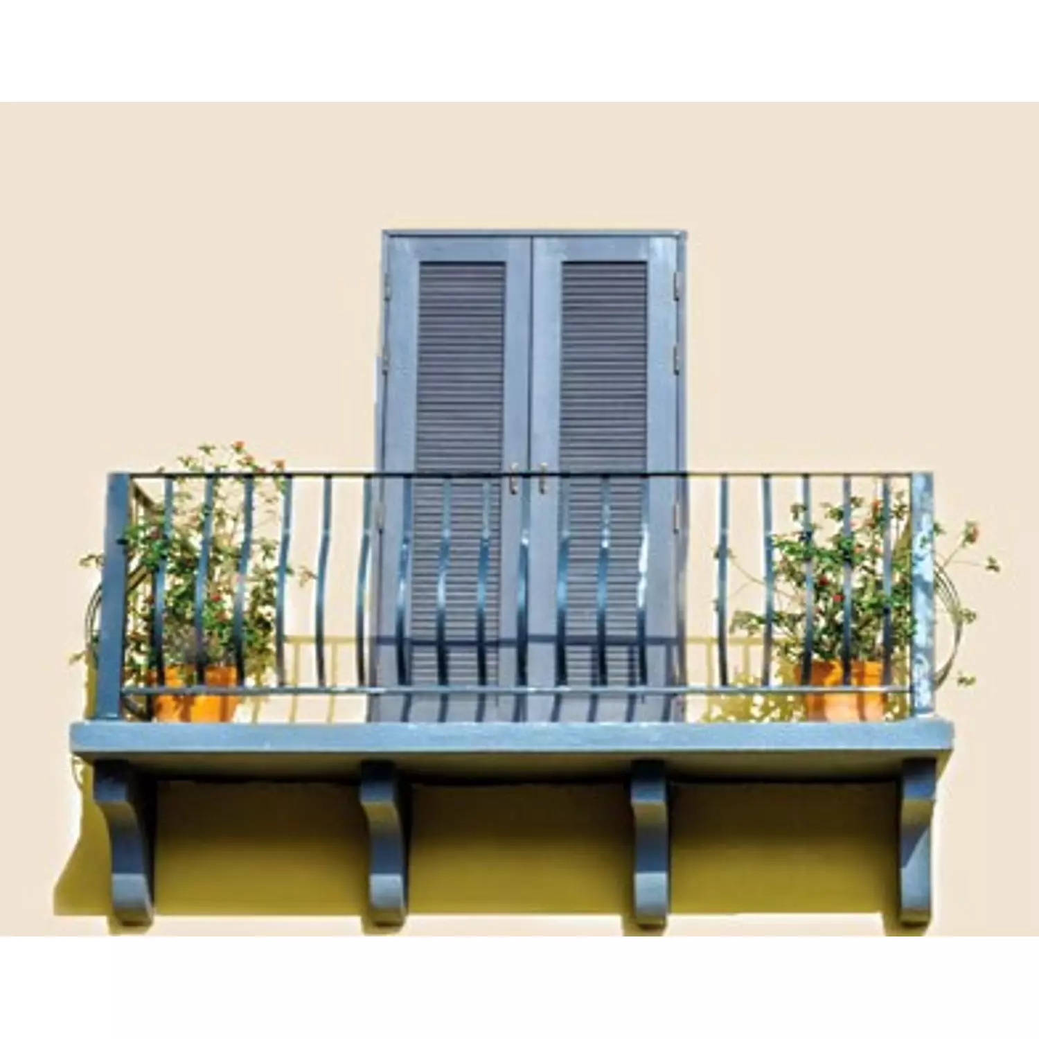 Sprinkle a small balcony hover image
