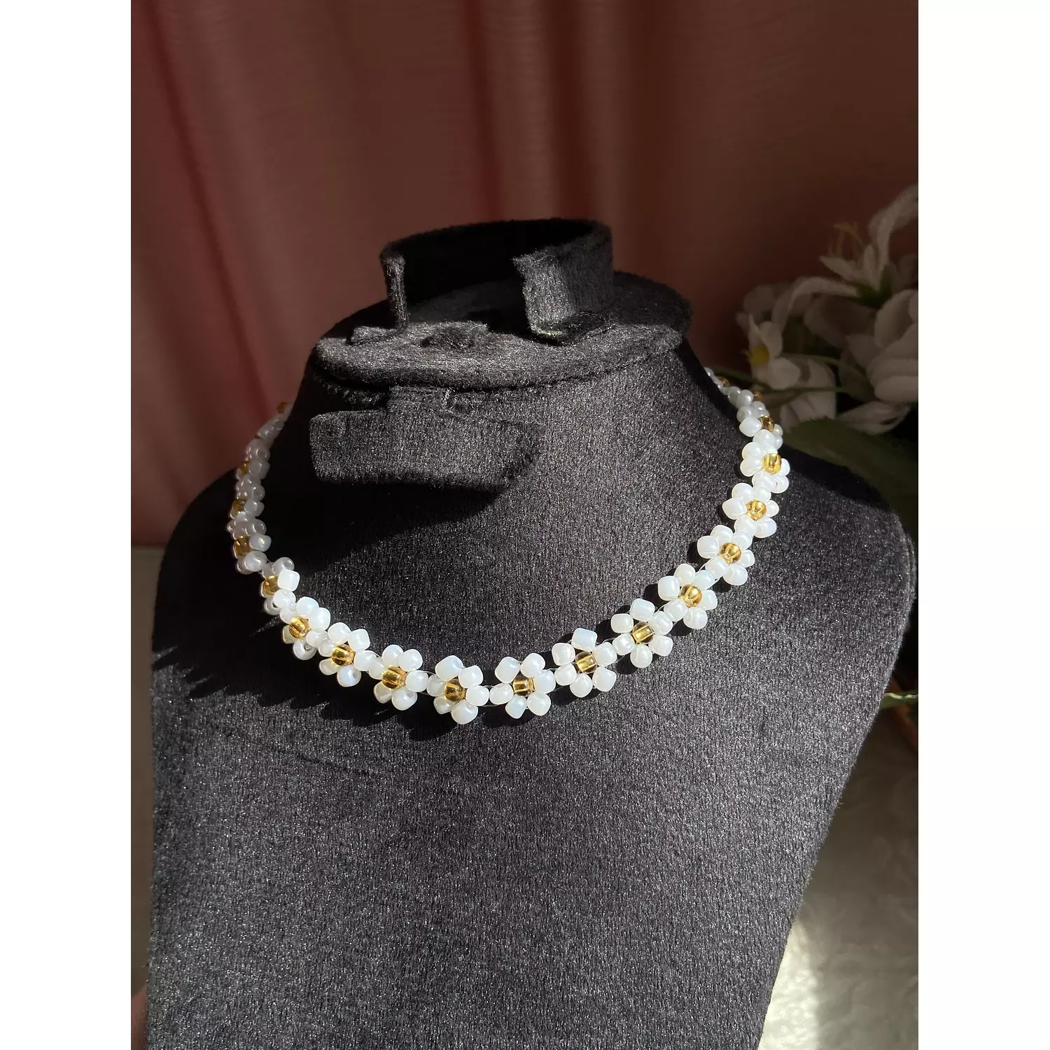 Big white flowers necklace  1