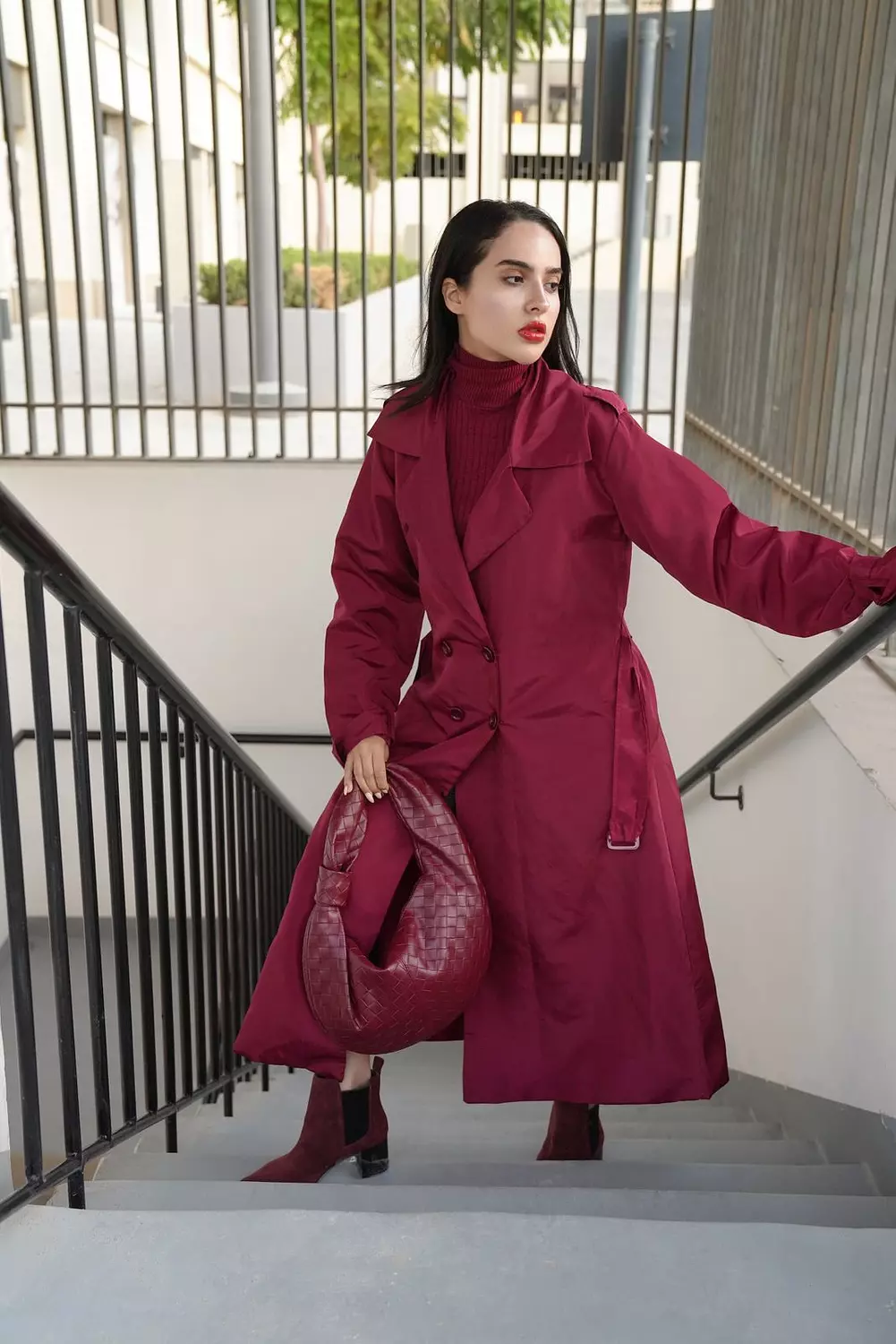 <p><strong><span style="color: rgb(0, 0, 0)">Double breasted trench coat</span></strong></p>