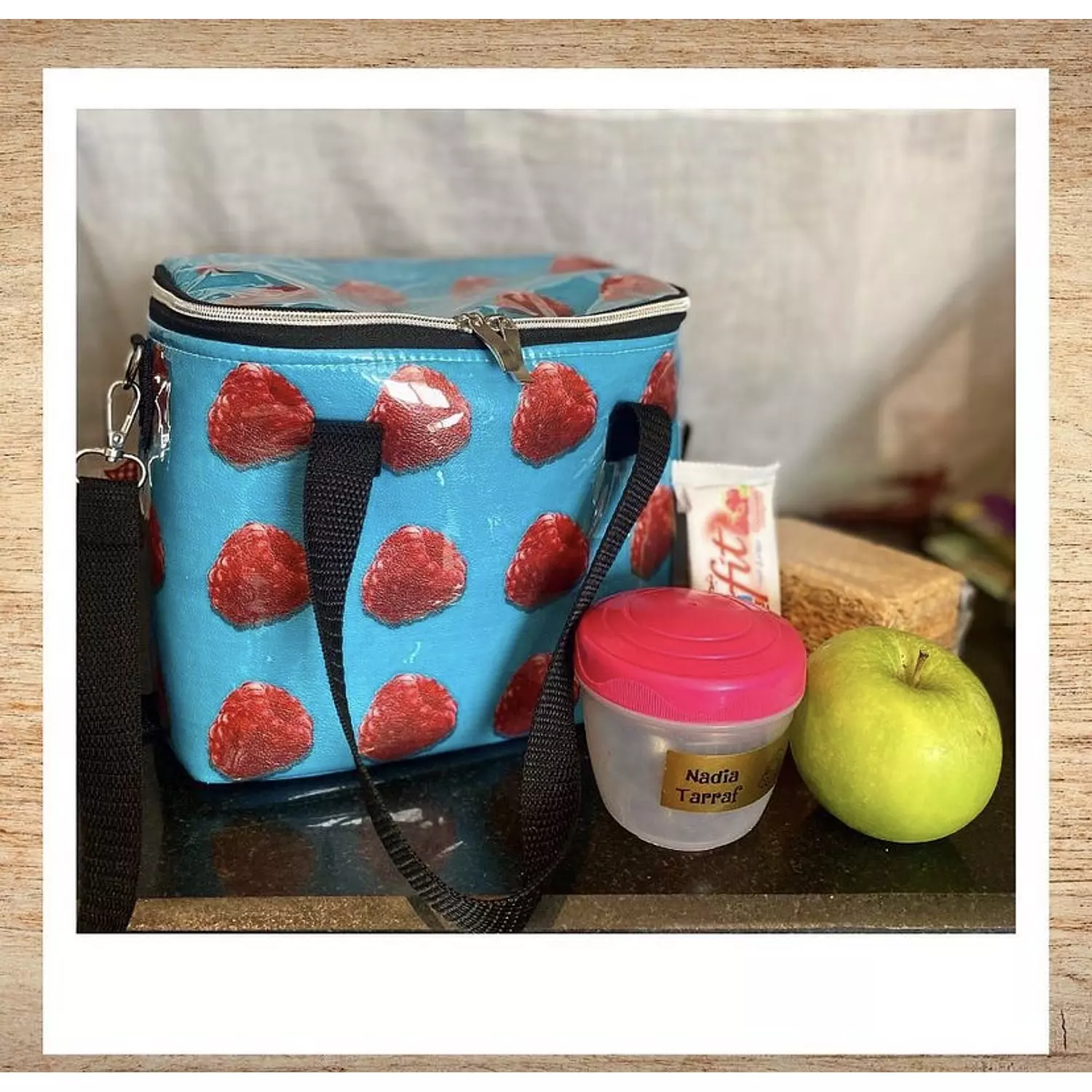 Red Berries Family Lunchbag (by order) 1