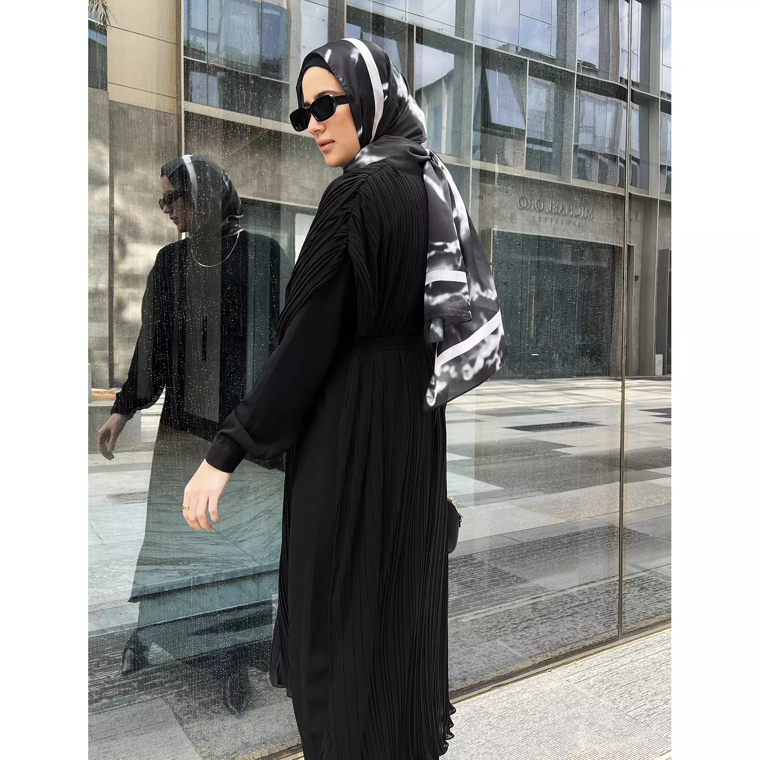 Night Blooming Abaya in Black 3