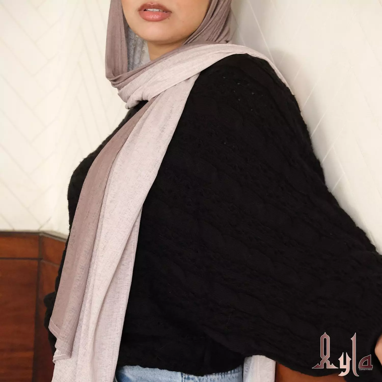 Cafe & Beige Kuwaiti Scarf 1