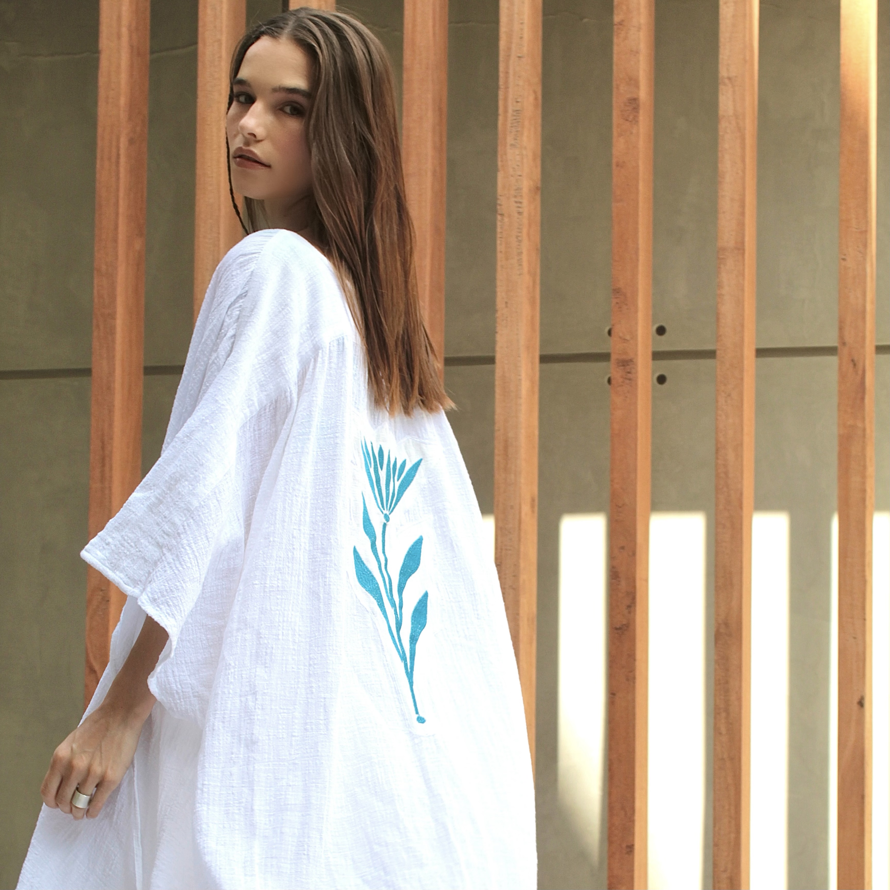 Heba Linens x m i s ō u. - The Beach Kimono in White