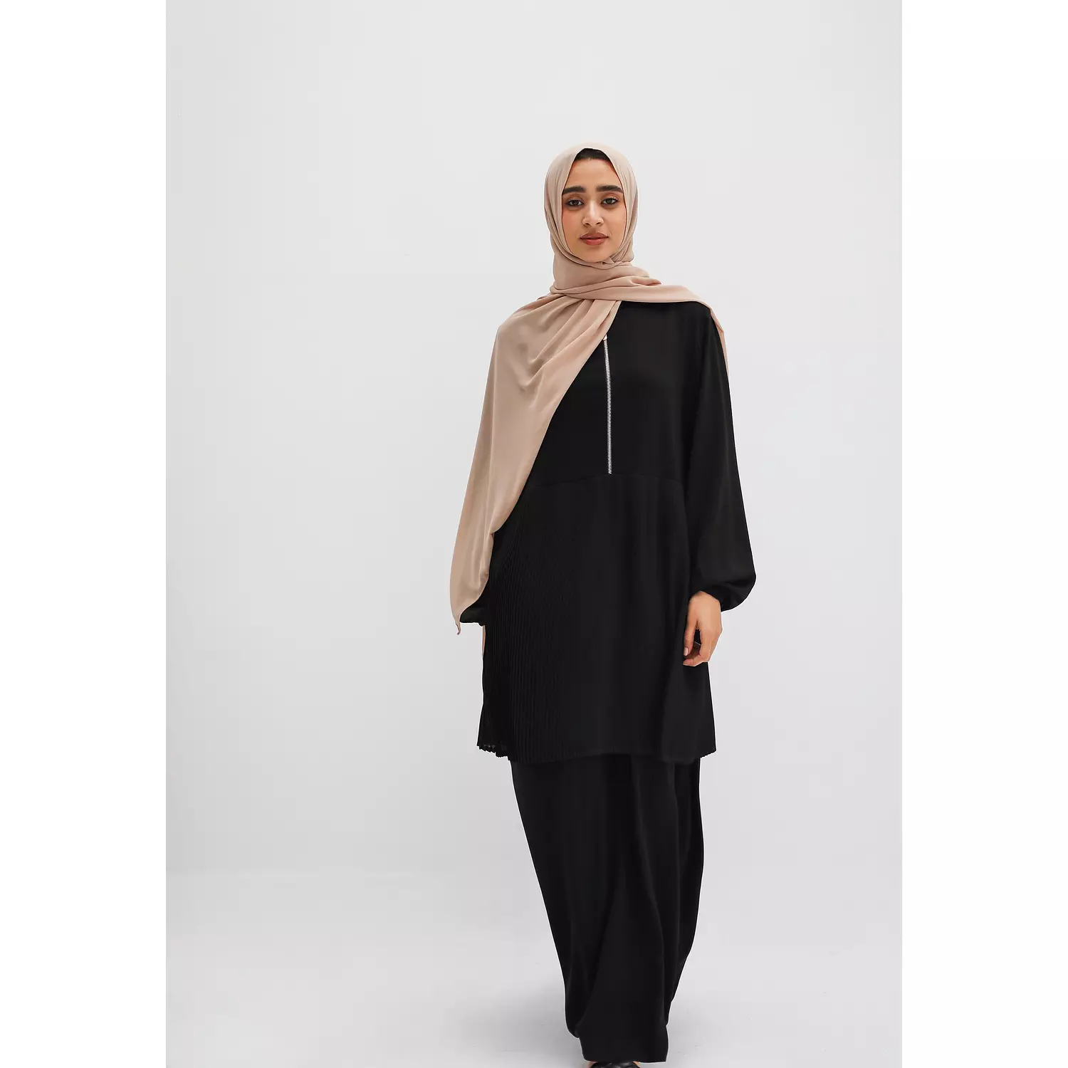 Chiffon Pleated Peplum Abaya hover image