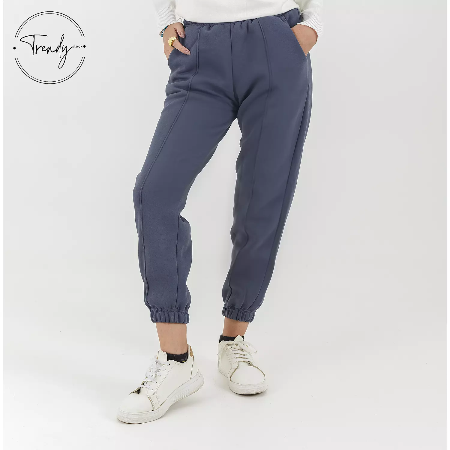 Plain Sweatpants with closed leg 3