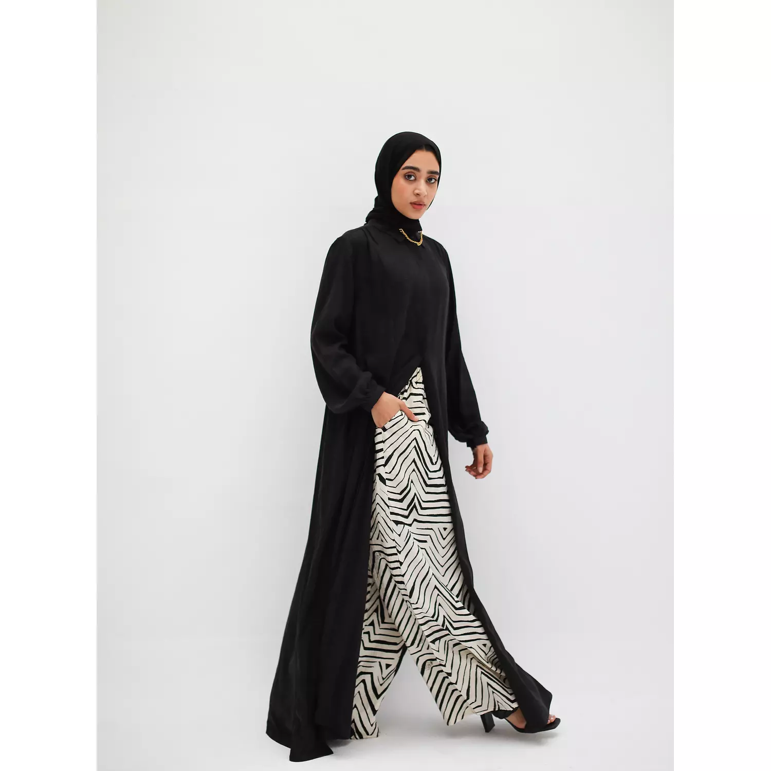 Maxi Linen Shirt In Black hover image