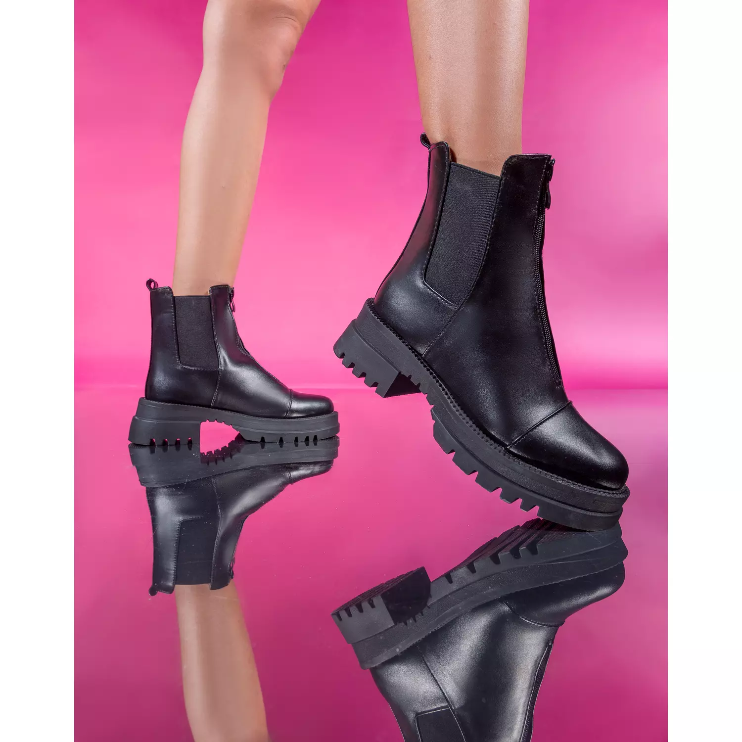 ZigZag Black Boots 6