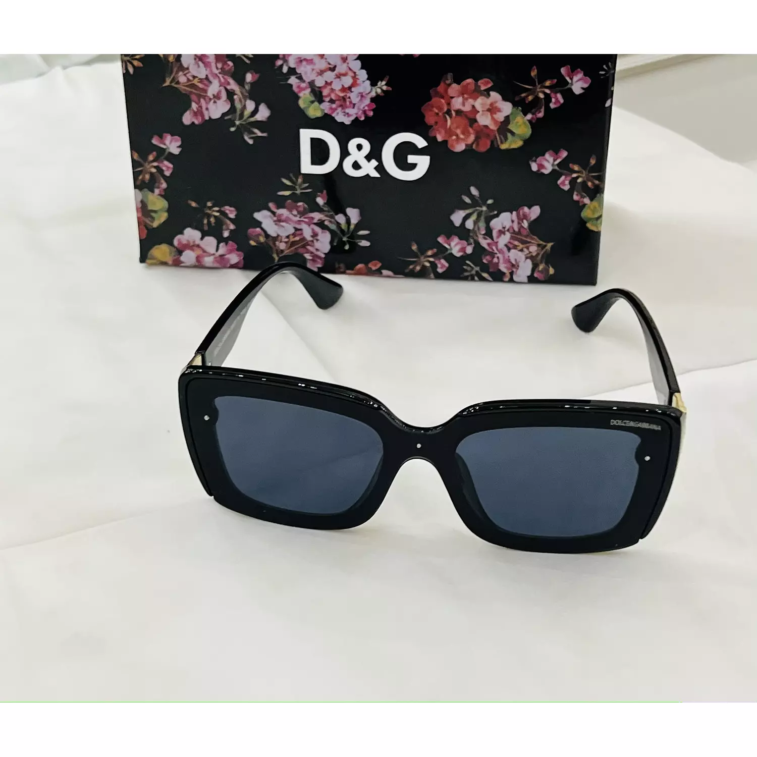 Sunglasses hover image