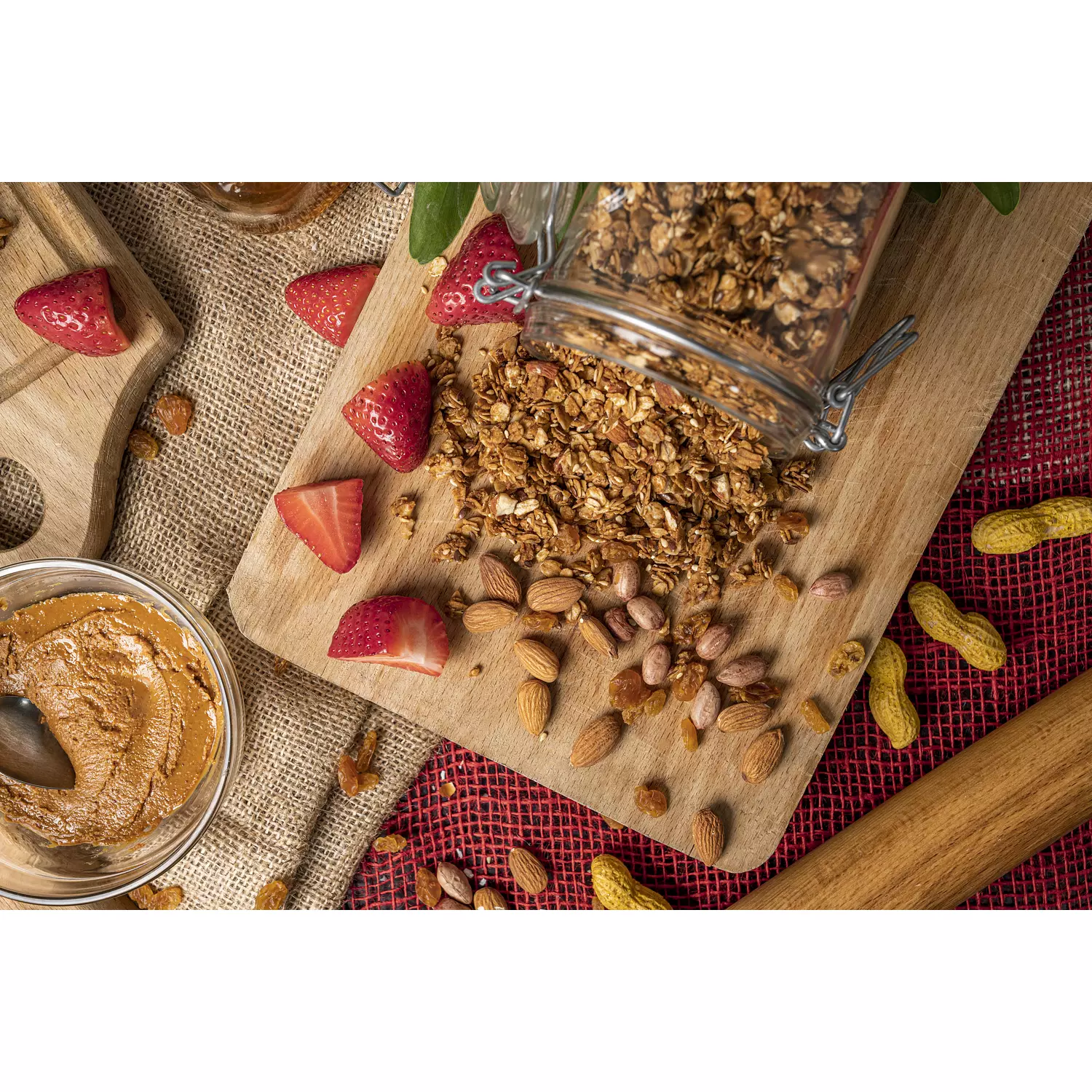 Granola-Peanut Butter & Berries (300g) 3