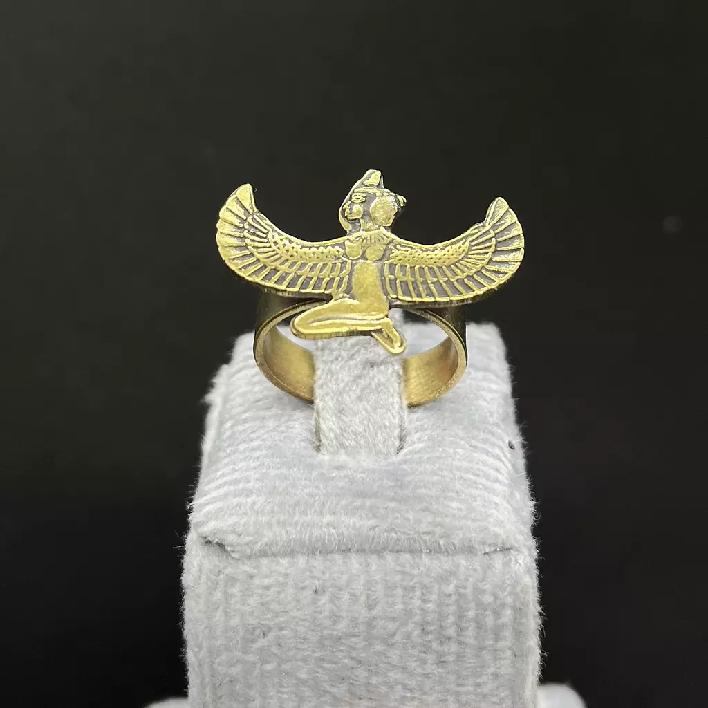 Isis Ring