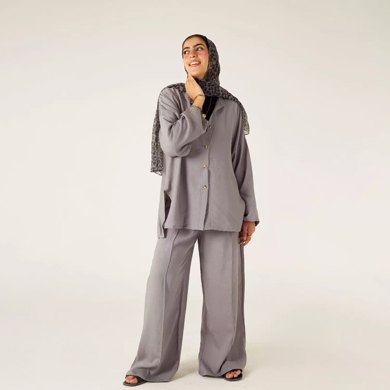 Grey Buttoned Linen Full Set 0