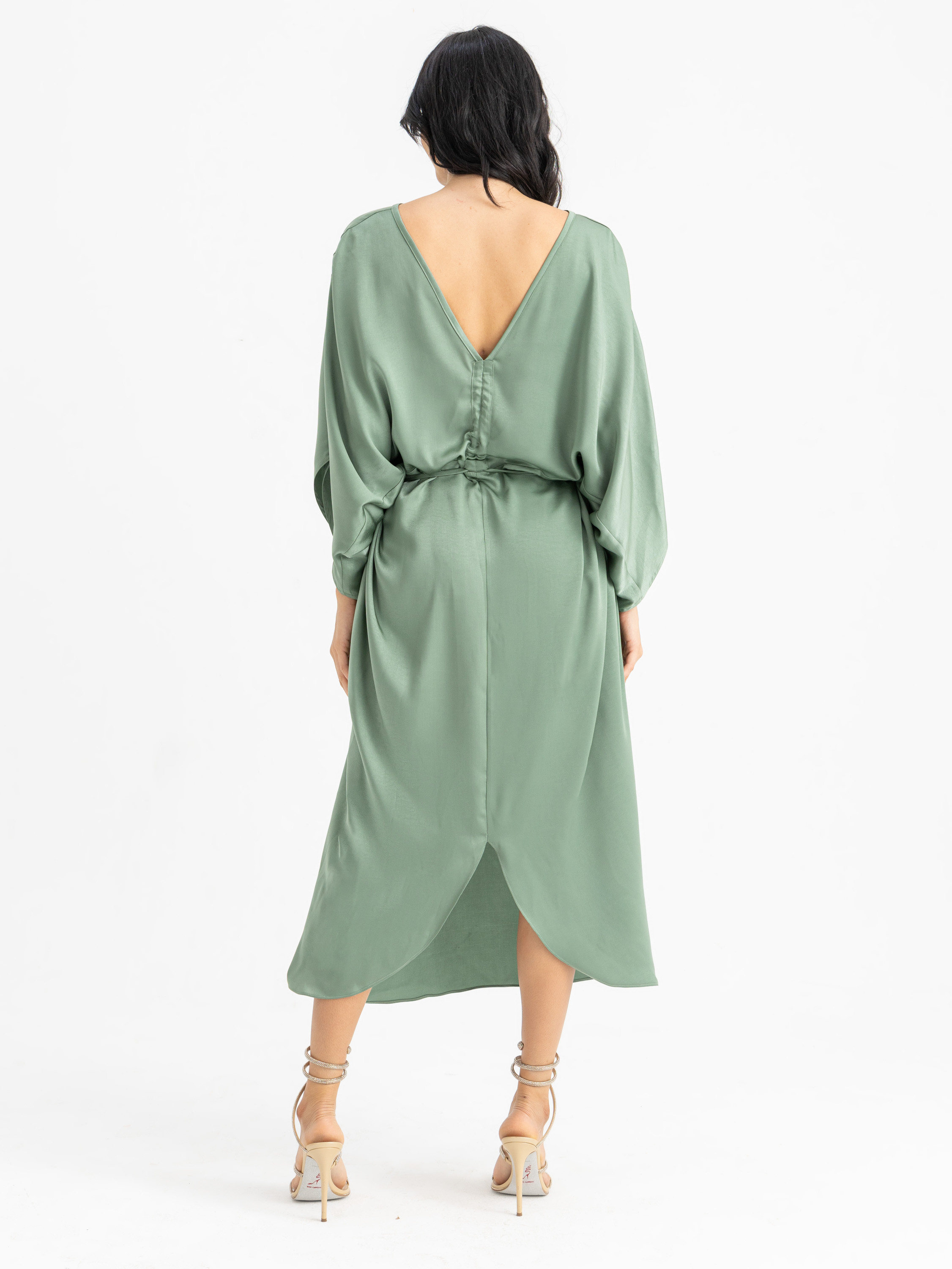 The KAMILIA gathered satin kaftan  4