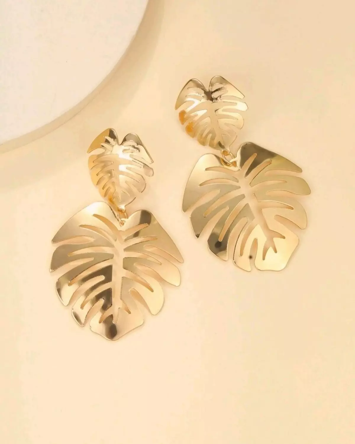 Leaf Earrings-2nd-img