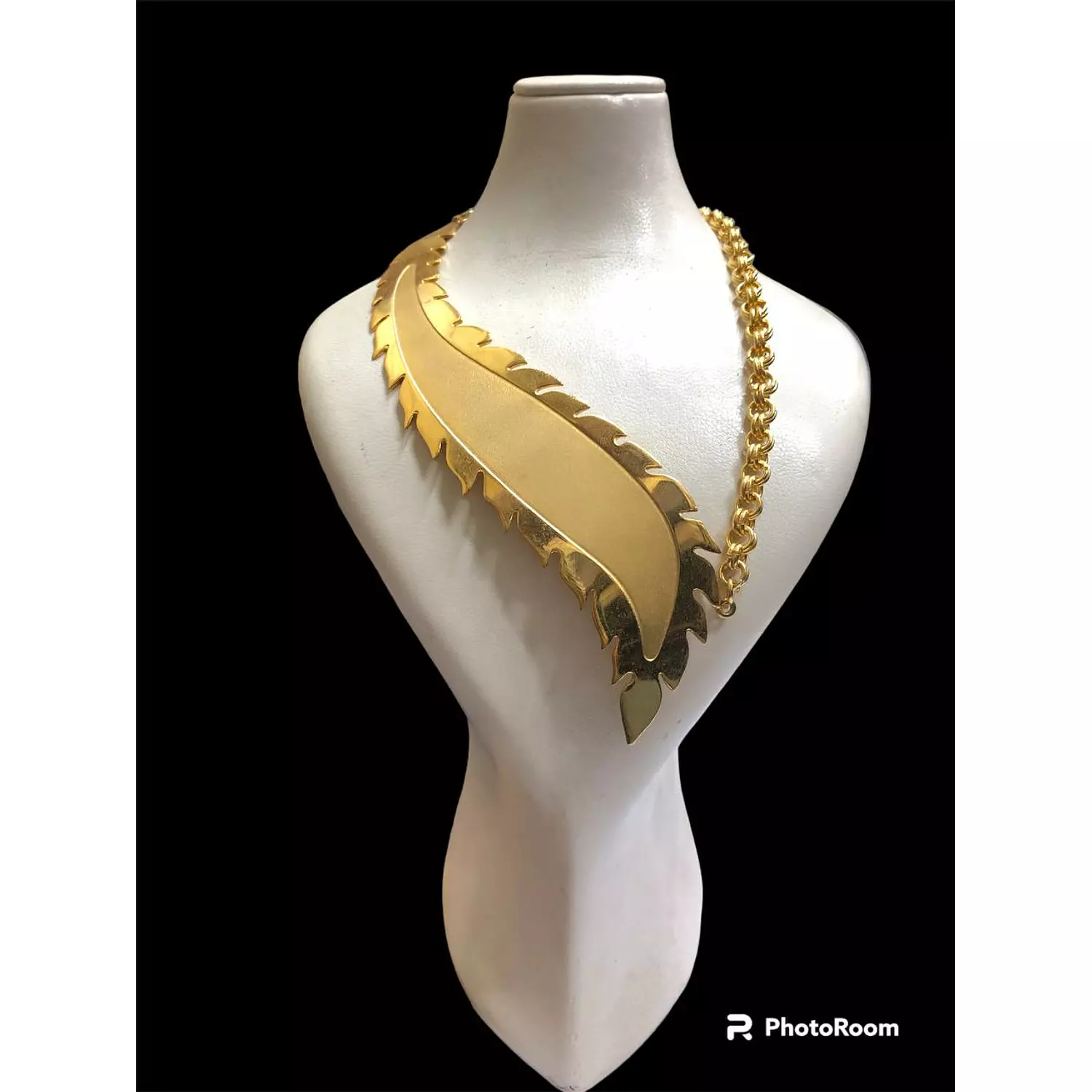 Leaf necklace hover image