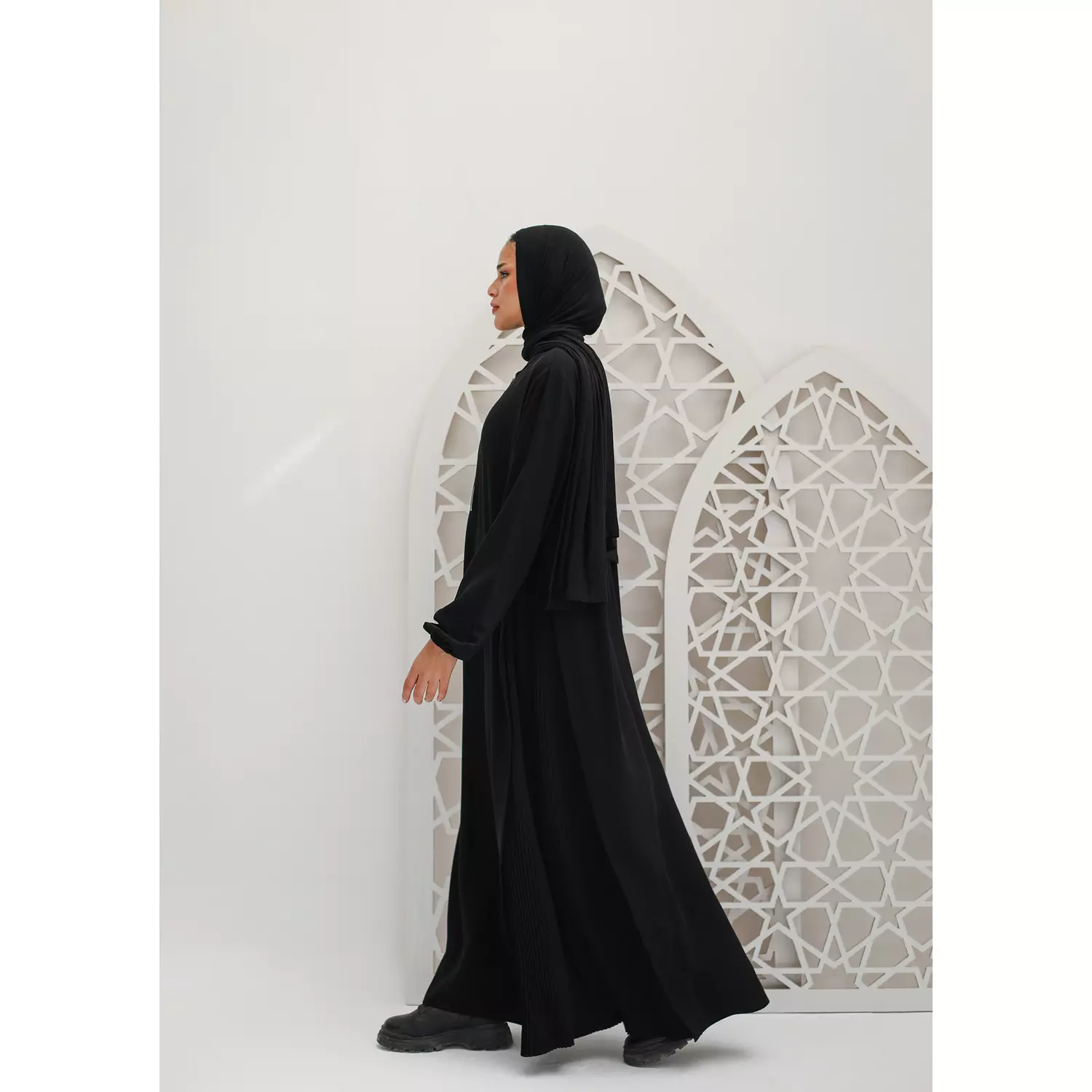 Side Pleated Abaya With Front Zipper  3