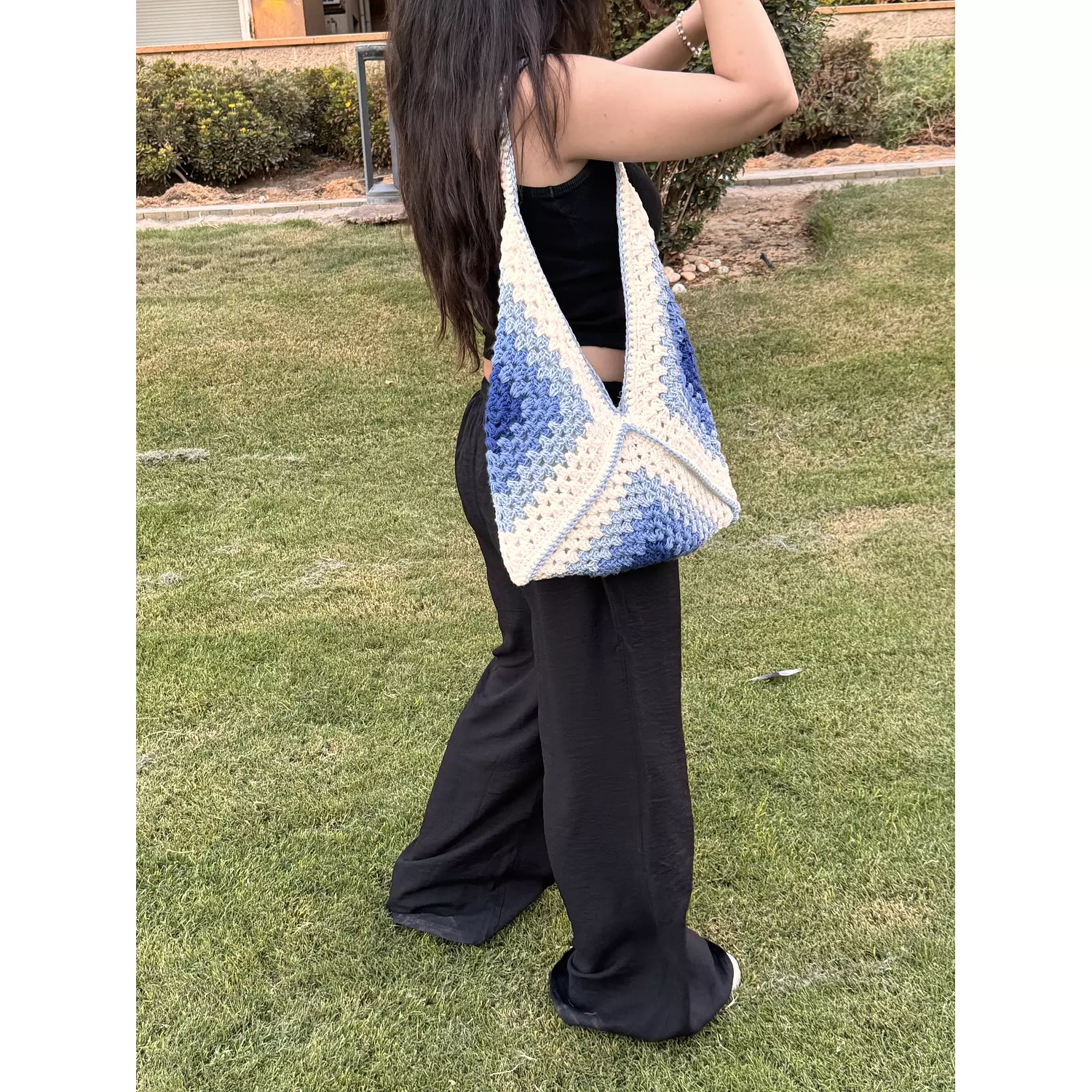  Blue granny square crochet tote bag   1