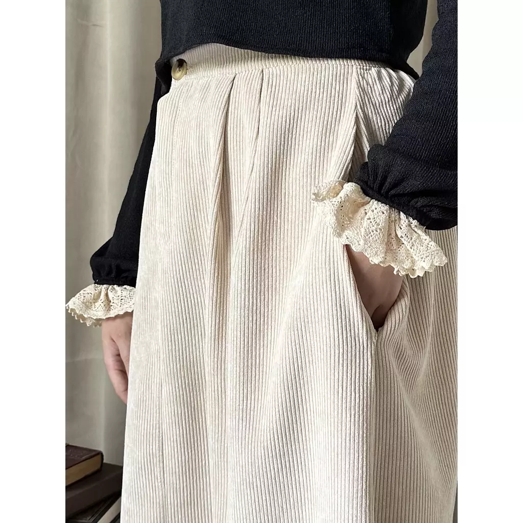 A line velvet skirt beige 