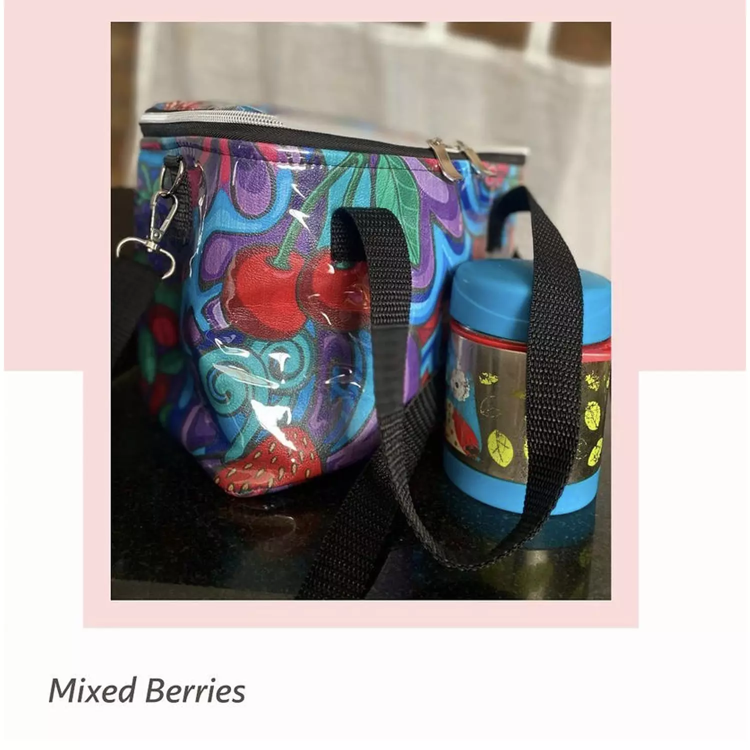 Mixed Berries Graffiti Family Lunchbag 1