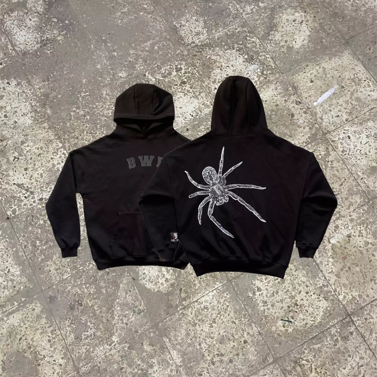 <p><strong>SPIDER HOODIE ''BLACK''</strong></p>