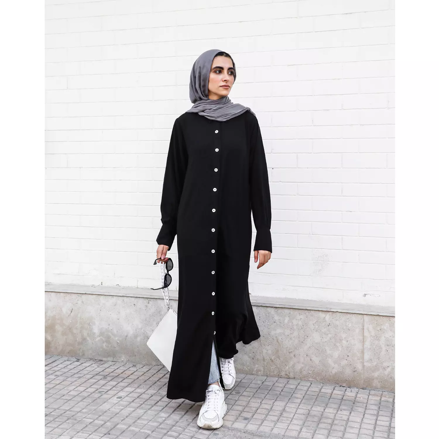 Shell Buttoned Flowy Abaya  1