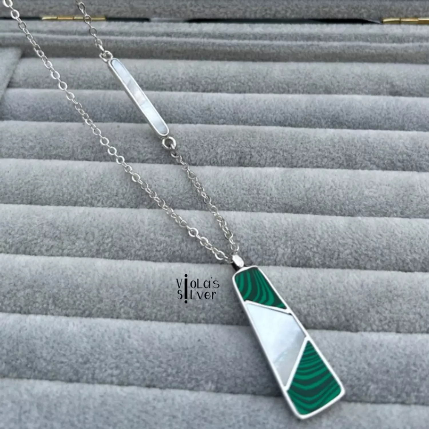 Indaza green necklace  hover image