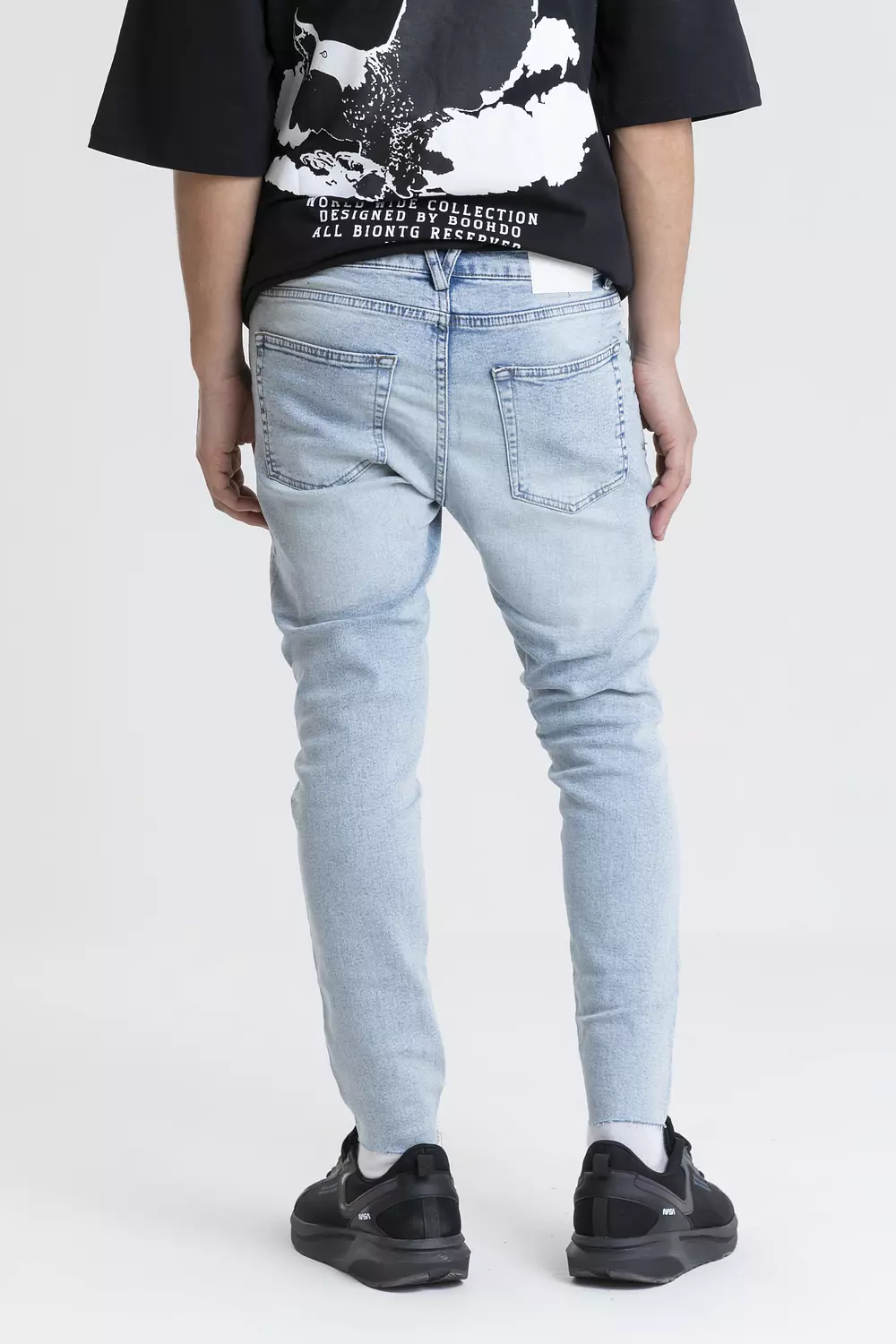 RIPPED ICE BLUE JEANS 2