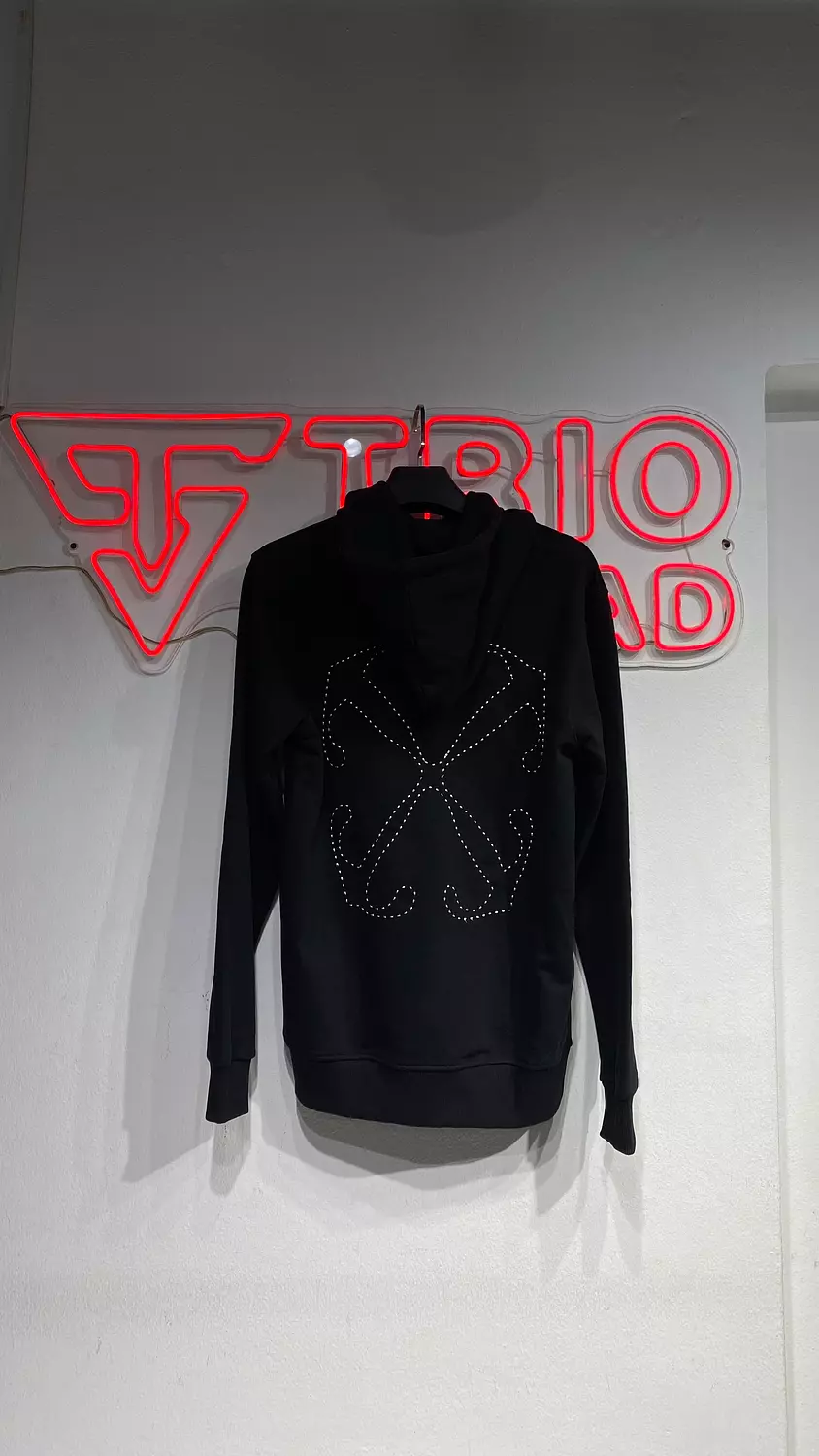  OFF-white hoodie( Black colour) 1