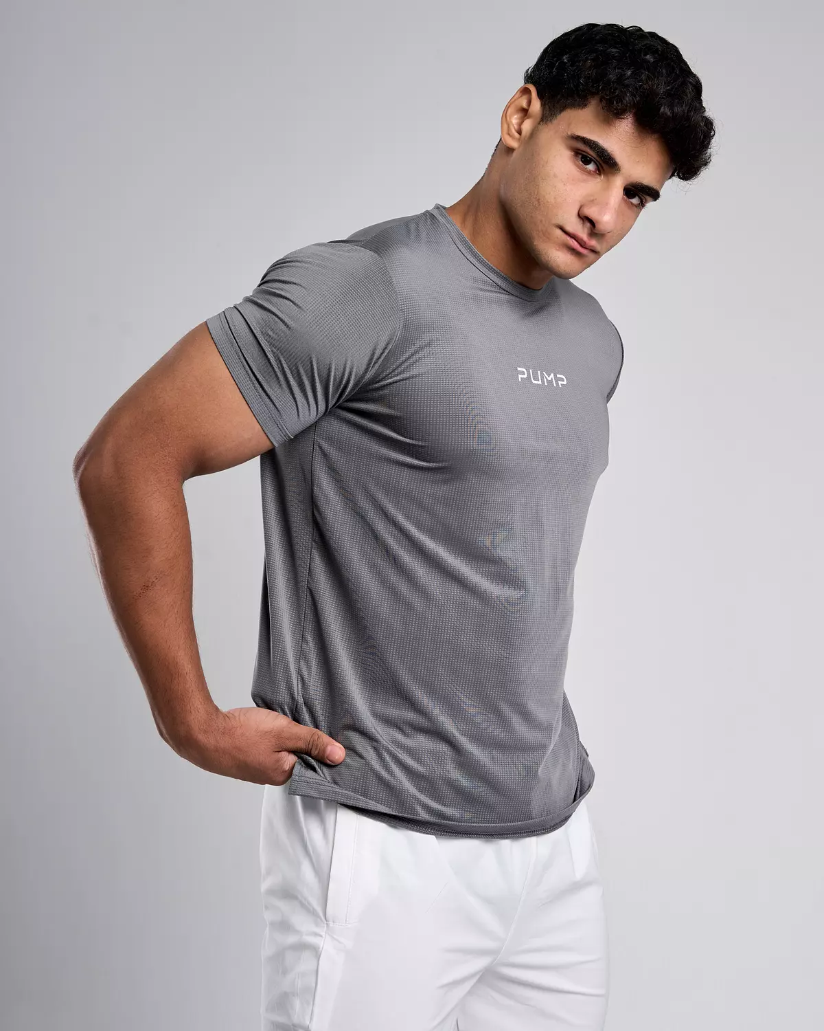 <p><strong><span style="color: rgb(0, 0, 0)">MEN'S CORE TECH T-SHIRT - Gunmetal</span></strong></p>