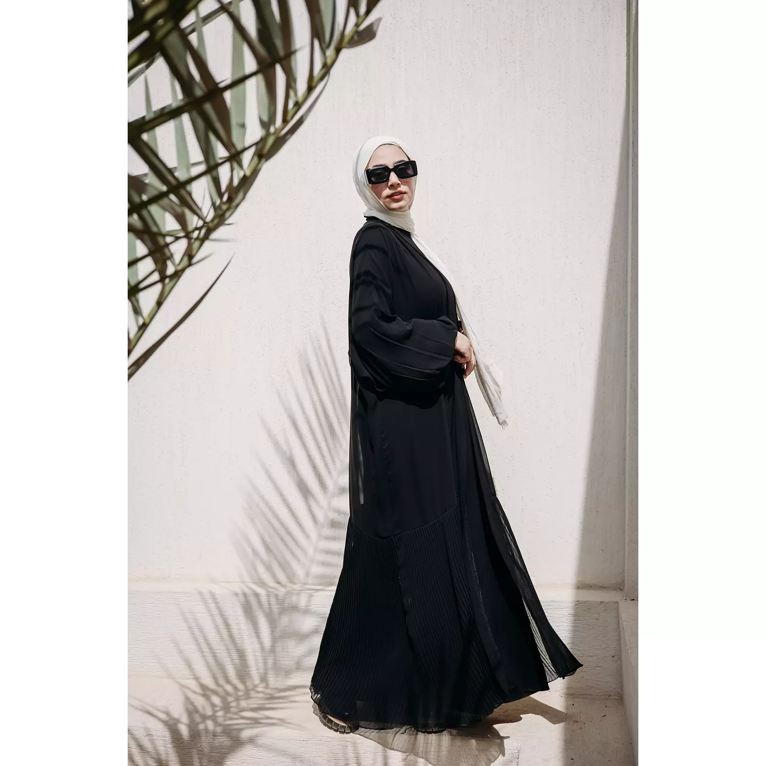 Pleated Hemline Kaftan in Black 0