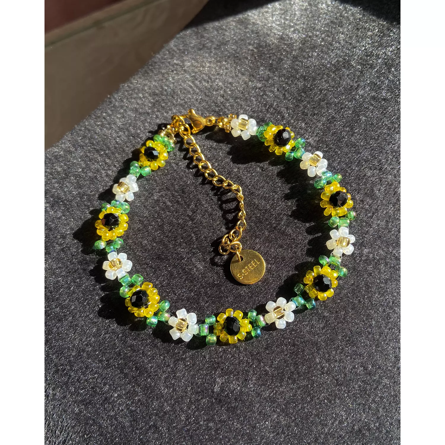 White flowers with sunflowers and garden bracelet🌻 1