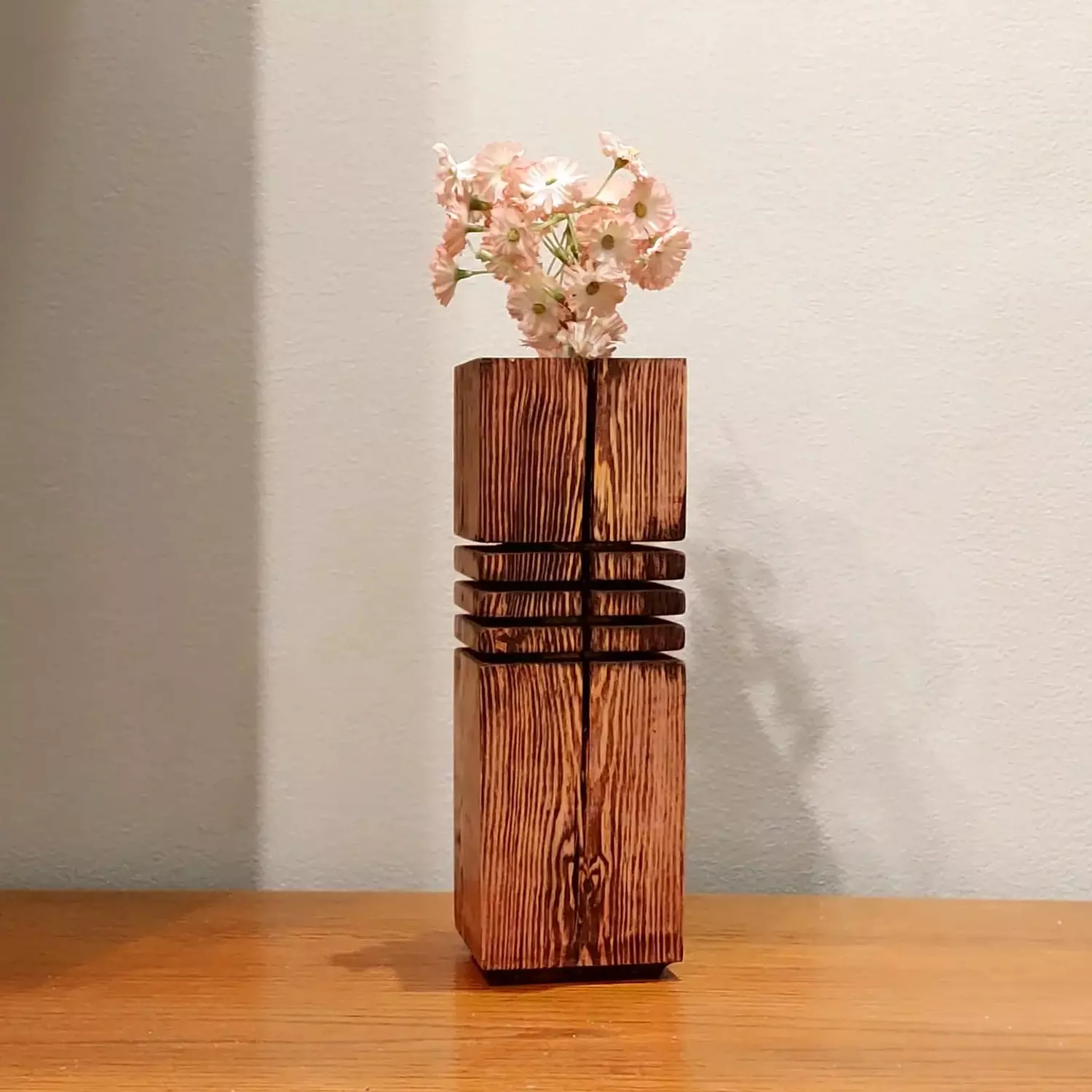 Wood vase (01) hover image