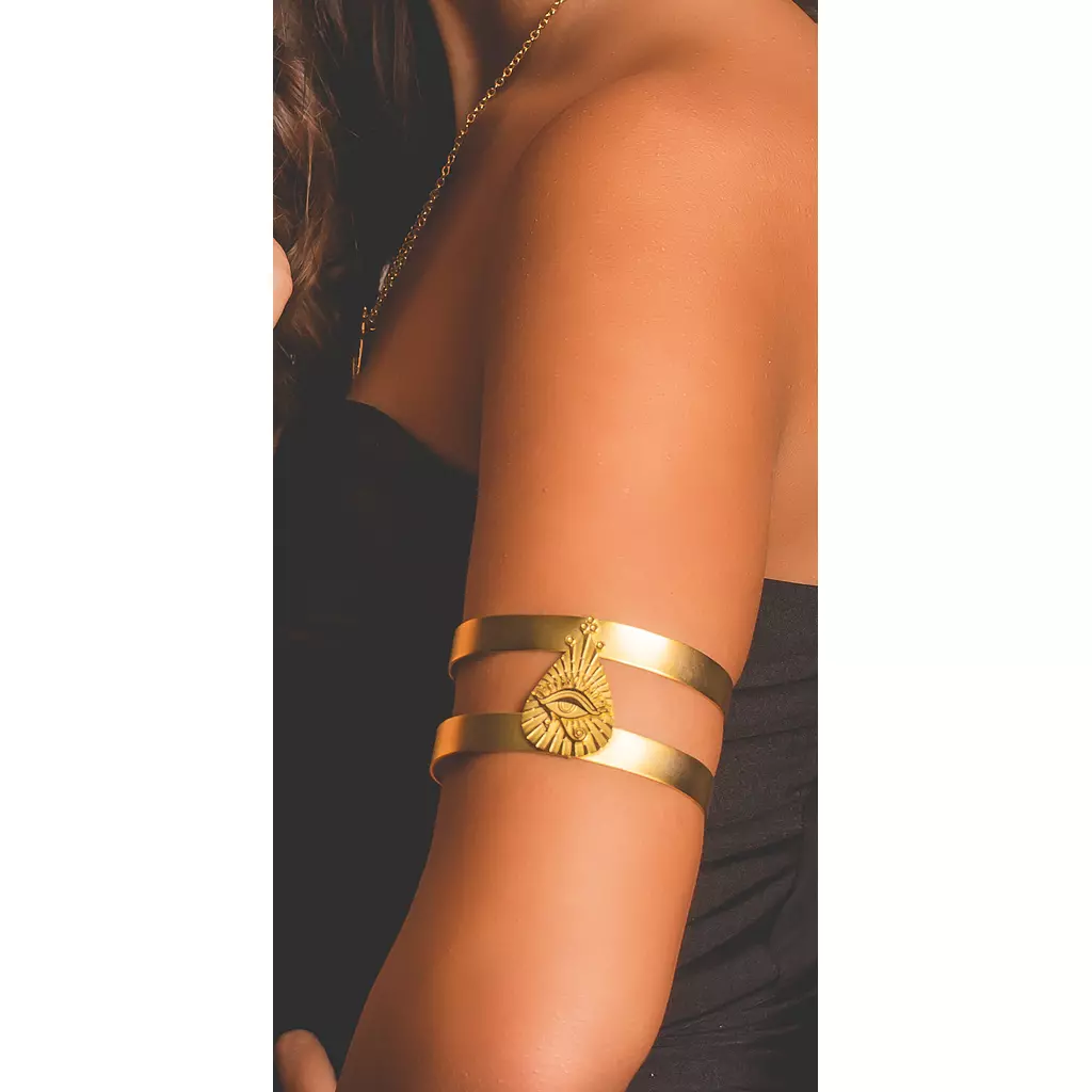 eye of RA arm cuff